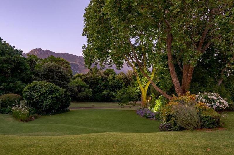 6 Bedroom Property for Sale in Constantia Upper Western Cape